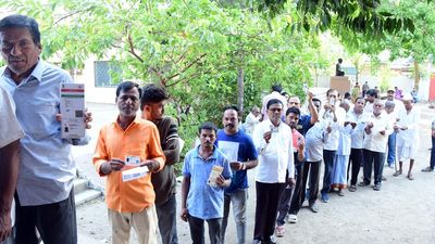 Despite the scorching heat, Kalyana Karnataka sees impressive turnout