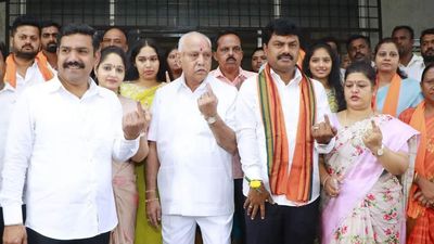 Polling ends in Karnataka; month-long, nail-biting wait begins