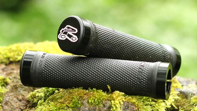 Renthal Lock-On Grip Ultratacky review – superlative levels of grip and comfort