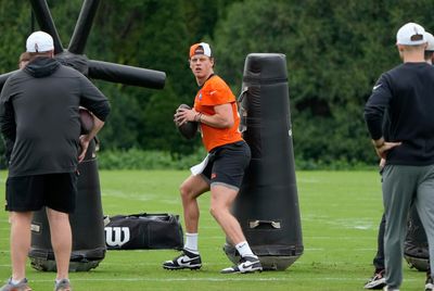 Joe Burrow working extra with new TE Mike Gesicki at Bengals practice