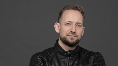 "I had to be there for my daughter's birth - even if it meant cancelling a show with Metallica.“ From touring with Metallica to his surprising breakdancing skills, Michael Poulsen shares what he's learned in his time with Volbeat, Asinhell and beyond
