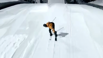 Norwegian breaks world record for high-speed backwards skiing