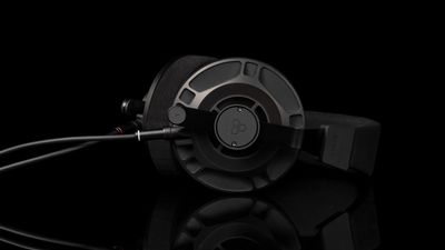 Final's new flagship D7000 planar magnetic headphones promise to bring the bass