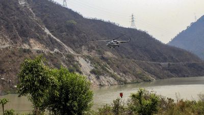 IAF continues to douse forest fire in Uttarakhand even as State claims in Supreme Court that emergency is over