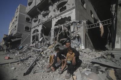 Israeli Airstrikes In Rafah Kill Four, Injure Dozens