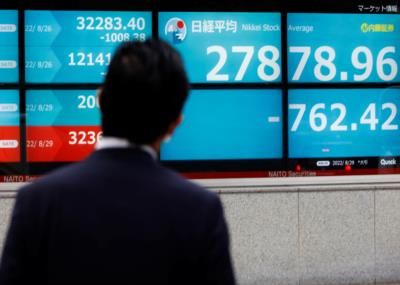 Asian Shares Subdued, Yen Steadies Amid China Trade Concerns