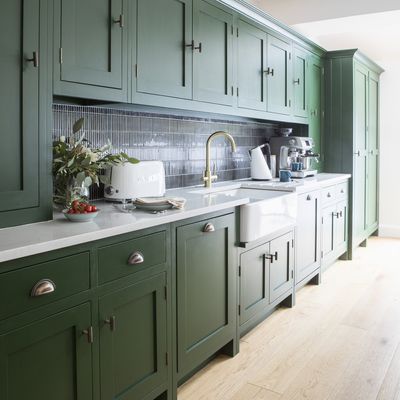 What is an I-shaped kitchen layout? This is why it's the best layout for a small space, according to kitchen designers