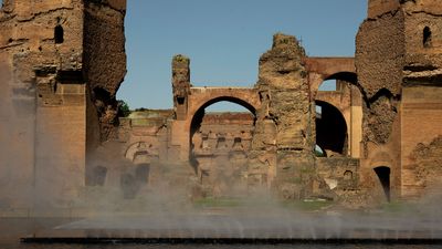 A new water mirror casts a misty veil over ancient Roman baths