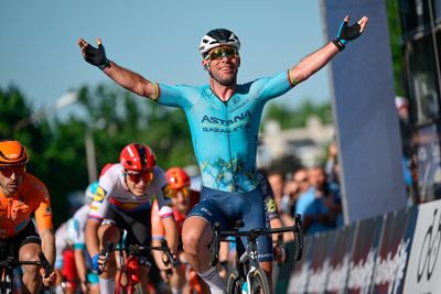 Mark Cavendish grabs second win of the year at Tour of Hungary