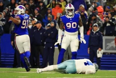 Shaq Lawson And Teammates: A Display Of Sportsmanship And Unity