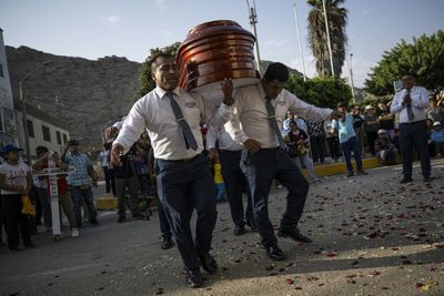 Peru's Dancing Undertakers Take Sting Out Of Death