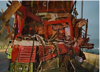 Mumbai-Pune expressway accident: 3 killed, 8 injured