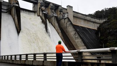 Flood fears as deluge set for NSW, dam likely to spill