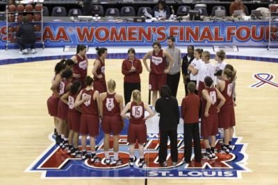 Stanford Names Court After Retired Coach Tara Vanderveer