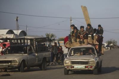 Thousands Fleeing Gaza Face Dire Conditions In Khan Younis