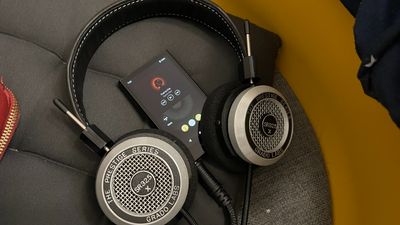 On-ear vs over-ear headphones: what are the differences? Which is better?