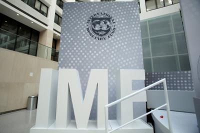 IMF Warns Of High Economic Risks For Pakistan