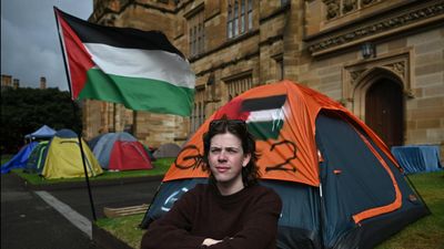 Tensions simmer as pro-Palestine university camps grow