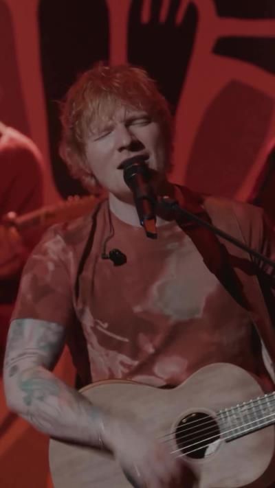 Ed Sheeran's Intimate Musical Performance: A Captivating Showcase