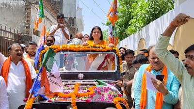 Varun Gandhi’s writings that were critical of the government may have cost him the Pilibhit ticket: Maneka Gandhi