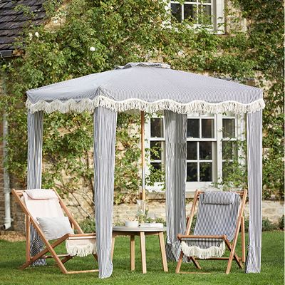 What’s the difference between a gazebo and a pergola? We asked the experts