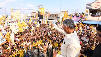 Chandrababu Naidu promises to protect 4% quota for Muslims, restore all schemes scrapped by YSRCP government