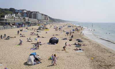 UK set for hottest day of year on Sunday at 27C – followed by thunderstorms