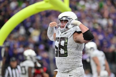 Jackson Powers-Johnson lining up at left guard in Raiders rookie minicamp