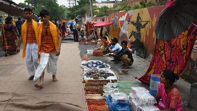 At Ujjain’s Mahakal temple, evicted vendors allege harassment; say have no hope from polls