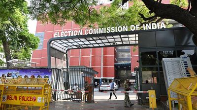 Election Commission urged to conduct press conference on election day