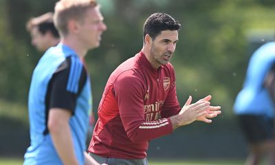 Mikel Arteta urges Arsenal to show title belief with win at Manchester United