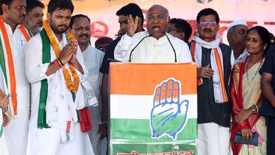 Congress claims Kharge's helicopter checked in Bihar, says poll officials 'targeting' Opposition leaders
