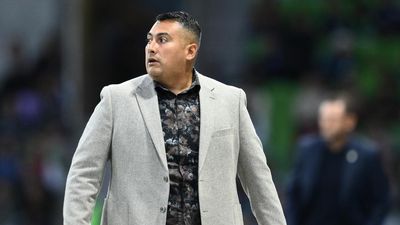 'Embrace the pressure': Phoenix coach preaches calm