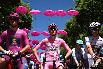 Giro d'Italia stage 9 as it happened: The race heads to the coast in Naples