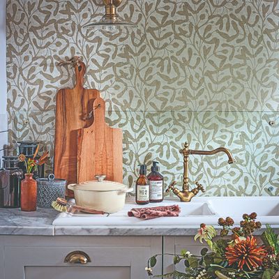Should you put wallpaper in the kitchen? Experts share the do’s and don’ts