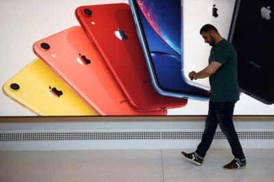 Apple Store Workers In Towson Vote To Authorize Strike
