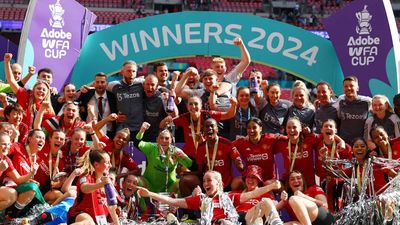 Manchester United clinch first ever Women's FA Cup with 4-0 thrashing of Spurs