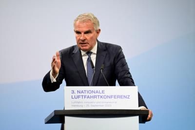 Lufthansa CEO Expresses Frustration Over Boeing Issues