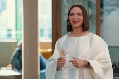 Maya Rudolph Wows As 'Mother Of 30 Rock' On SNL