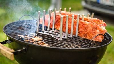 Can a regular grill work as a smoker? Advice from the experts