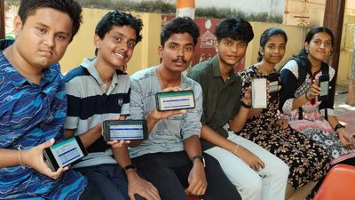 CBSE results | Tamil Nadu registers pass percentage of 98.74% for class 12, 99.84% for class 10