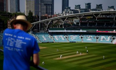 County cricket: Warwickshire coach compares Surrey to Manchester City – as it happened