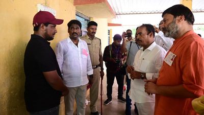 Five fake voters apprehended in Tirupati