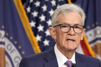 Fed Officials Suggest Few Rate Cuts Amid Inflation Concerns