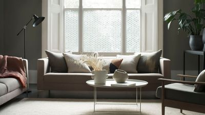How to frost glass – 3 simple DIY methods that experts recommend