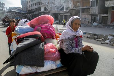 Palestinians flee as Israeli forces re-enter Jabalia in northern Gaza