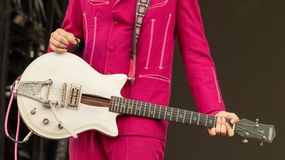 “I narrowed it down to the bare essentials and found that three strings were all I needed”: 10 guitarists who played with missing strings on purpose… and the weird reasons why