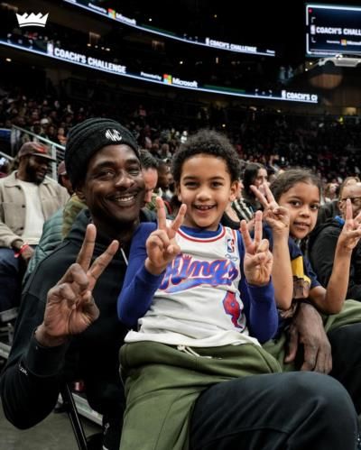 Heartwarming Moment Of Connection Between Chris Webber And Young Fan