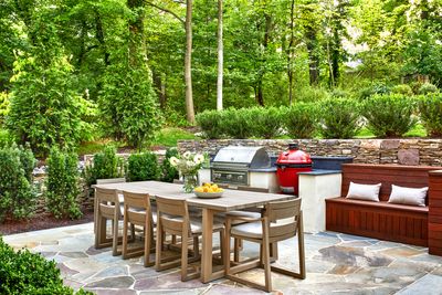5 Ways to Add Seating to Your Outdoor Kitchen That Are So Practical and Stylish