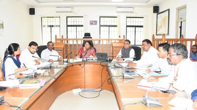 Take preventive measures ahead of monsoon, Yadgir officials told